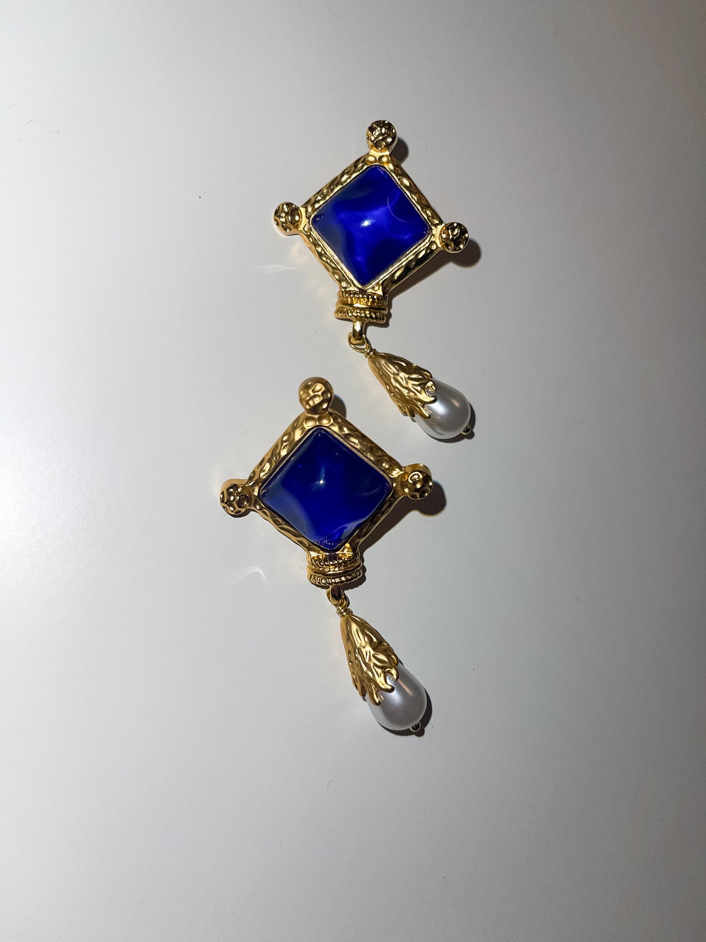 Indigo Vintage Pearl Earrings - Gold