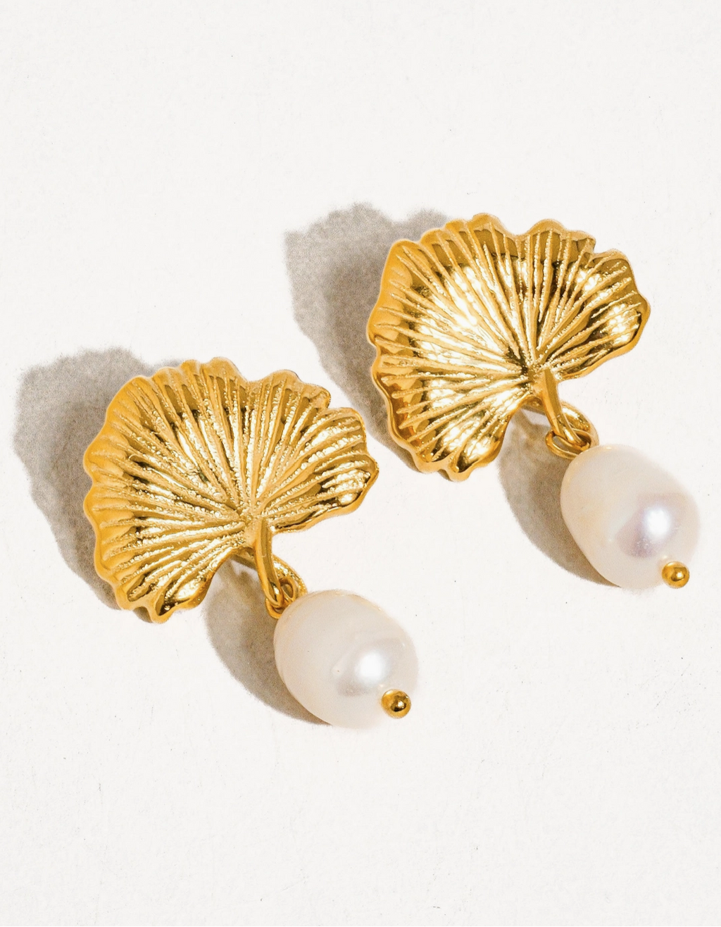 Flora Pearl Earrings - Gold